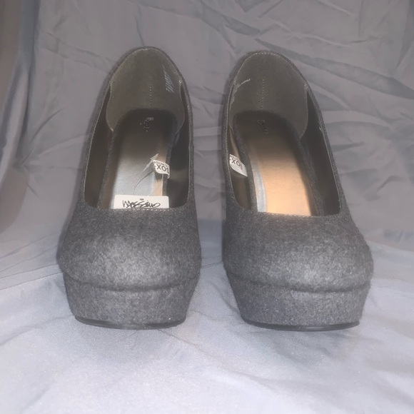 gray flannel 5” platform heels W10 Mossimo ‘Paisley’ - Picture 2 of 7